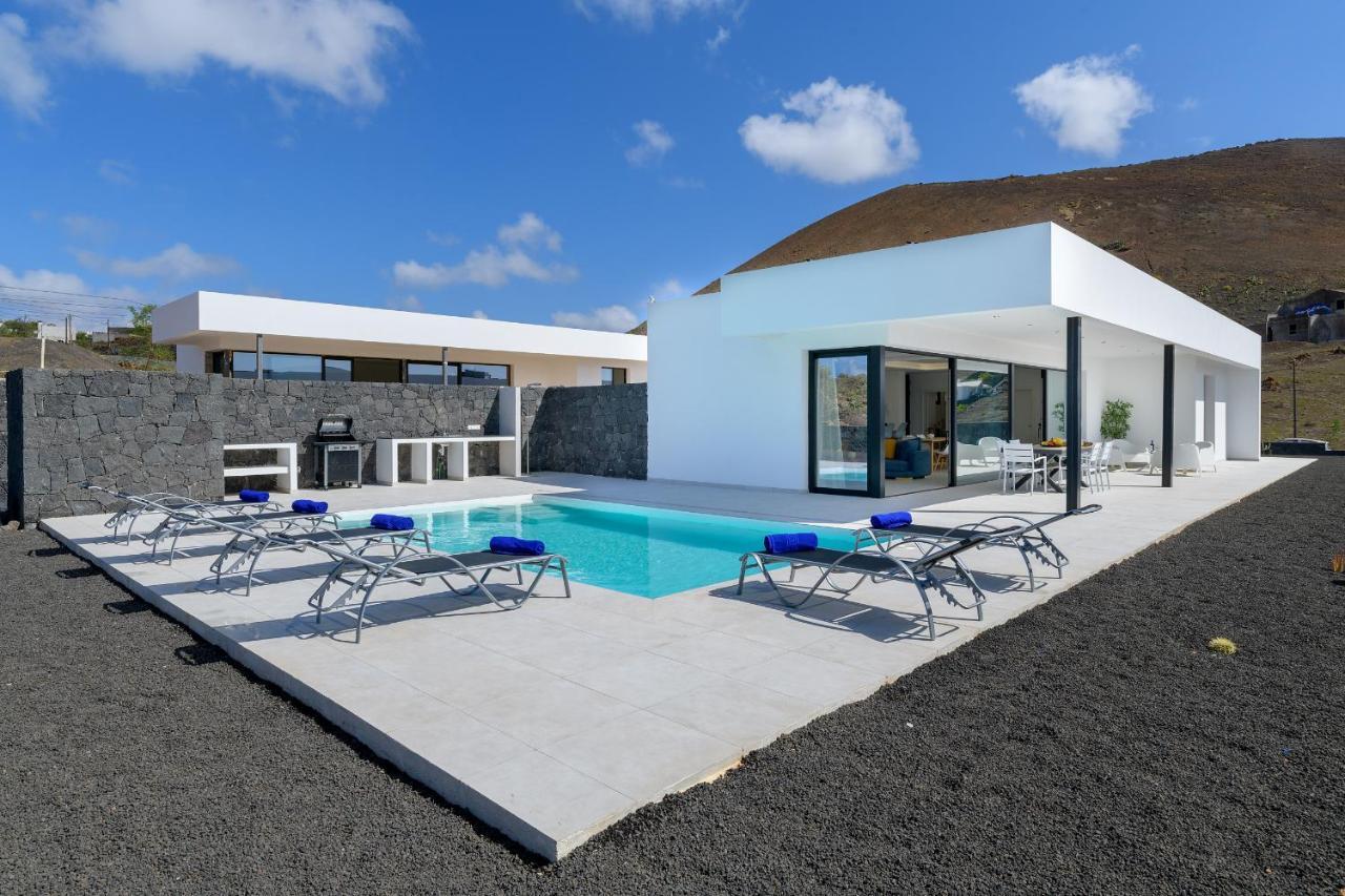 Villa Ainara Tias Bagian luar foto