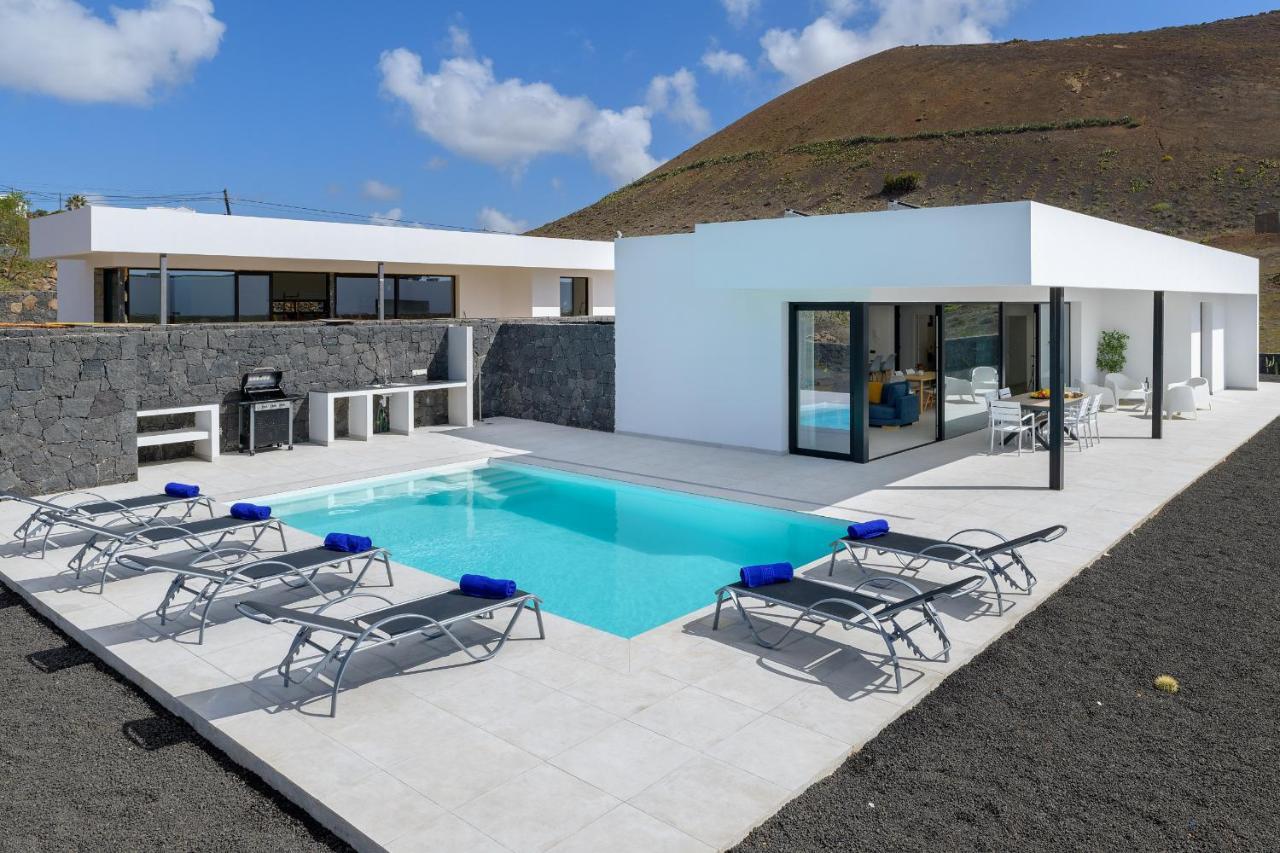 Villa Ainara Tias Bagian luar foto