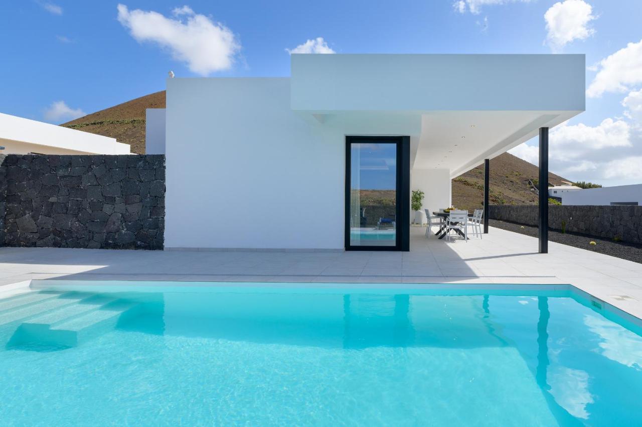 Villa Ainara Tias Bagian luar foto
